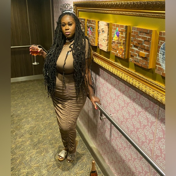 Welcome to my Closet! - Picture 4 of 8